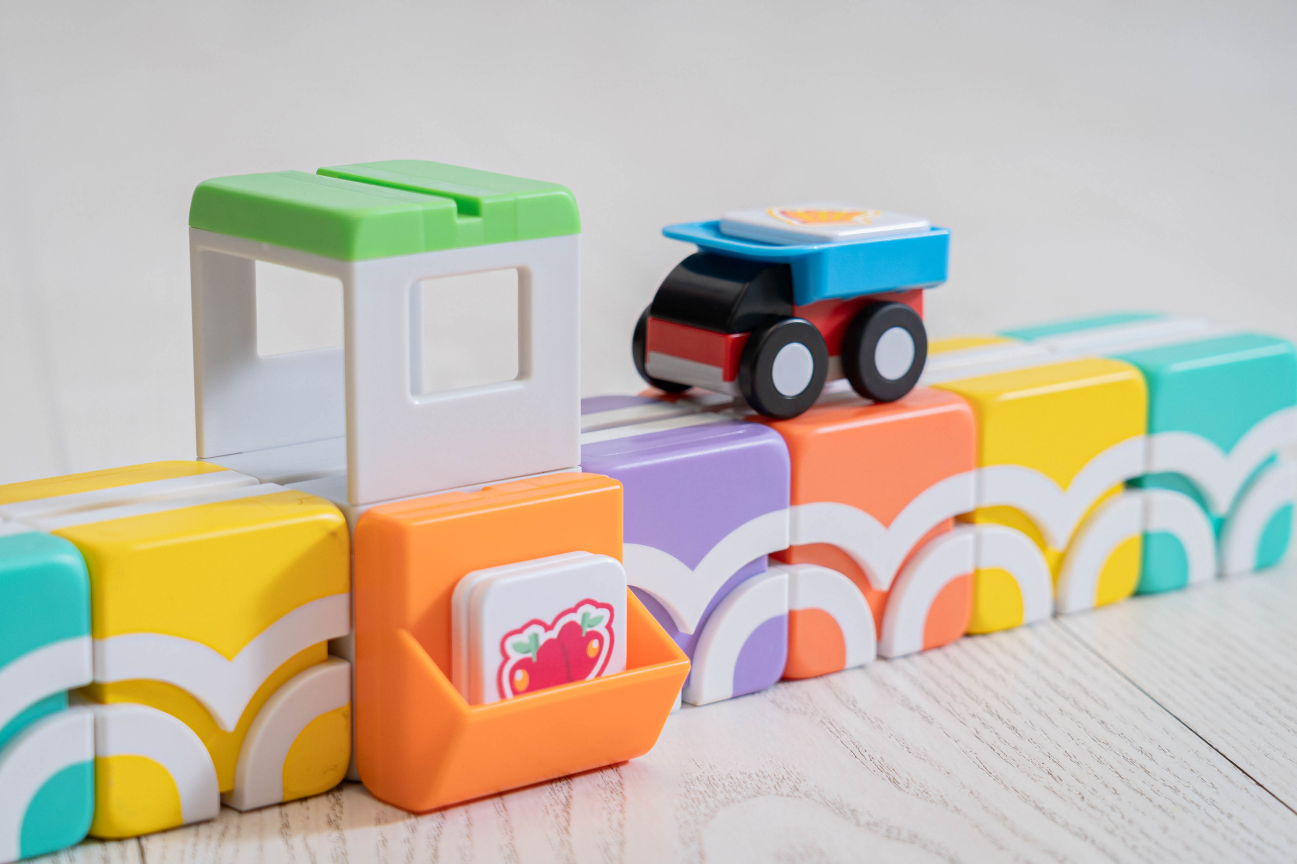 Qbiから2〜4歳向けの新シリーズ「Supermarket Adventures」が新発売